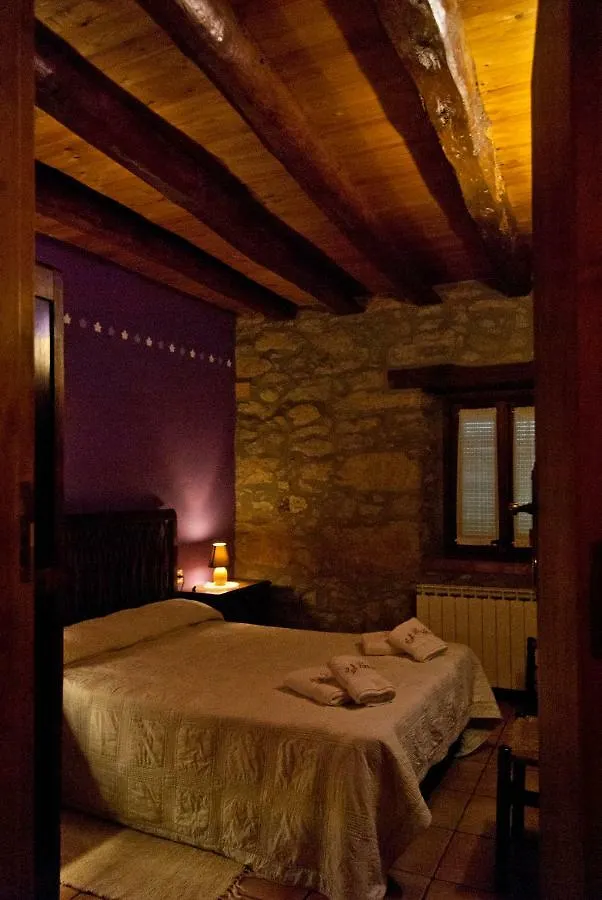 Casa Cal Pastor Guest House Salo Country house